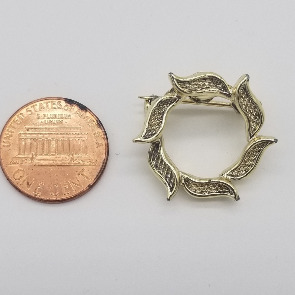 Vintage Gerrys Tiny Brooch